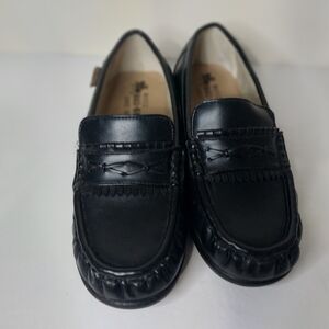 Elegant Black Leather Loafers for Women